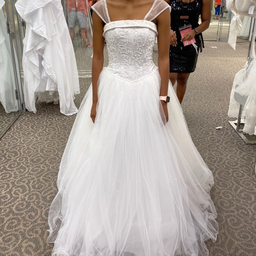 Stunning tulle wedding dress with satin corseted bodice in superb condition!